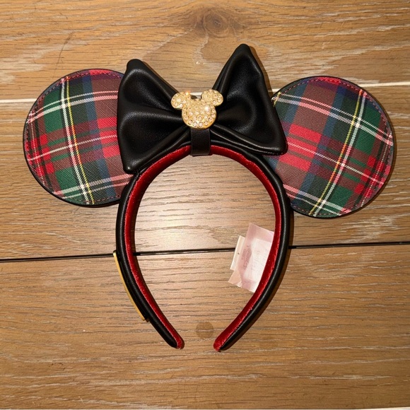 Loungefly Accessories - Walt Disney World VIP Tour Exclusive Ears With Removable Bow